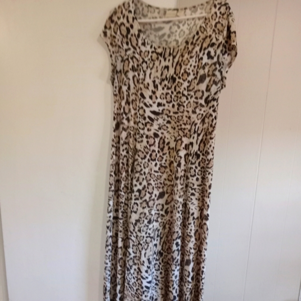 Bundle of 4 chicos pcs..leopard dress sz 10  tank sz  12  tunic sz 12 cardi 12